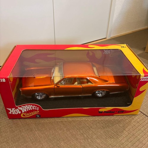 Hot wheels classics 1966 - wheels, 1/18