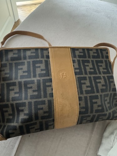 Fendi logo schultertasche - logo,