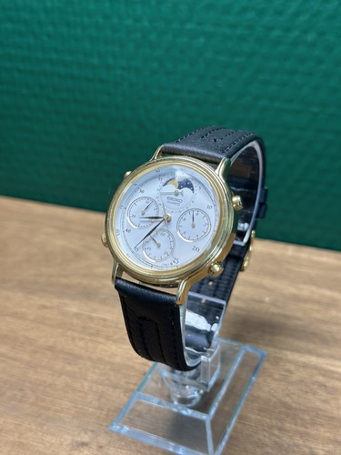 Seiko quartz chronograph - seiko,