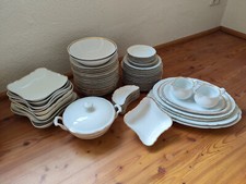 Porzellan Speise-Service mit