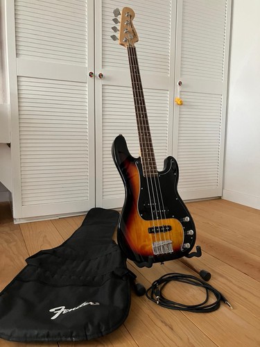 Squier precision bass - squier,