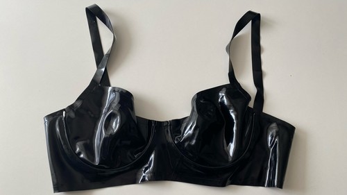 Simon latex frau schwarz - o,