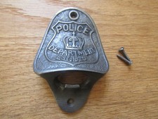 Gusseisen rustikal Flaschenöffner POLIZEIBEHÖRDE EST 1829 Vintage alte Wand Bier