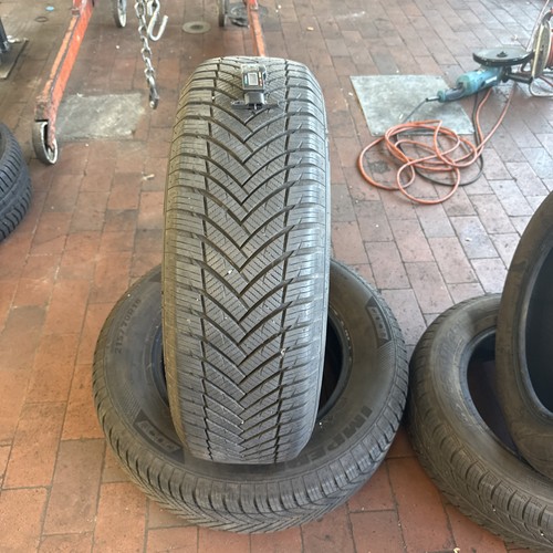 Allwetterreifen 215 70r16 - 215,