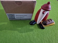 Weihnachtsmann mit Brot