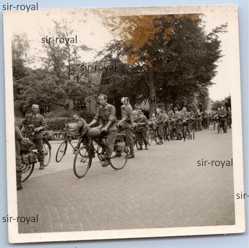Wehrmacht soldaten mit fahrrad - soldaten,