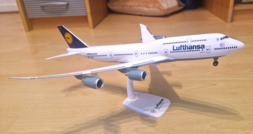 Limox b747 lufthansa - b747-8,
