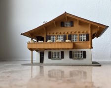 Märklin H0  Kibri Modellhaus Alpenländisches Ferienhaus Chalet in Brienz/Schweiz