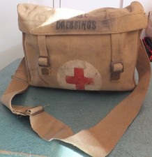 Sanitätspaket mit Inhalt datiert 1942