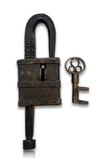 antikes Bügelschloss Schloss