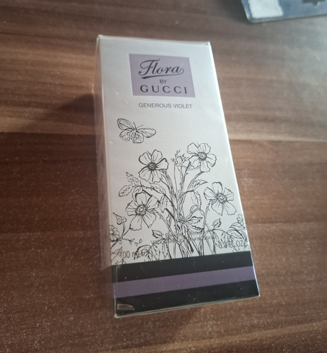 Gucci flora - by,
