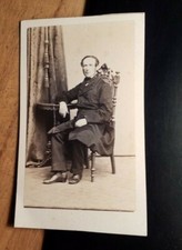 sitzender Mann im Anzug - Kulisse - ca. 1860er Jahre / CDV J. E. Stiehm Berlin