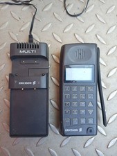 Vintage Handy Ericsson GH 198 GSM 1990er Jahre inkl Ladestation