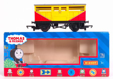 Hornby R9213 Circus Cattle Van