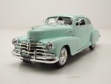 Chevrolet Fleetline Aerosedan 1948 hellgrün Modellauto 1:24 Maisto