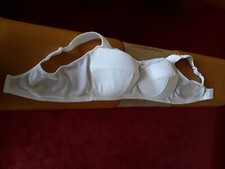 BH ohne Bügel Entlastungs BH starker Halt große Größen breite Träger Gr 115E Neu