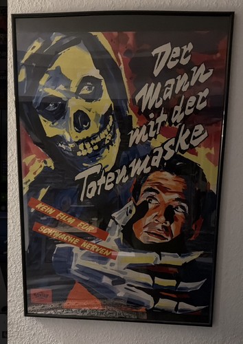 Der mann mit - der, totenmaske