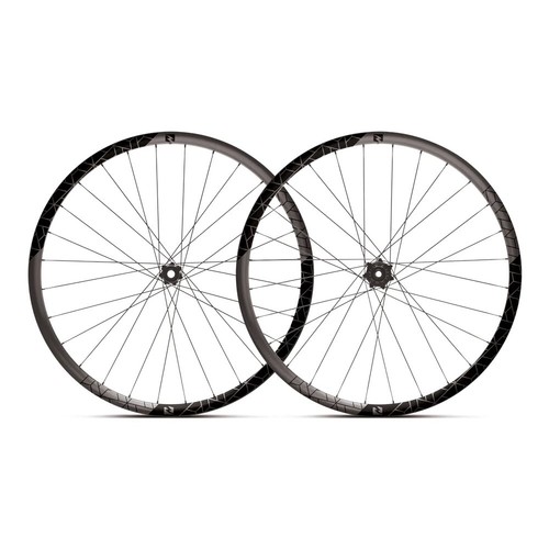 Paar carbonräder mountainbike - paar,