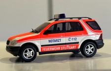 Busch MB M-Klasse FW Stuttgart Notarztwagen 1:87 Vitrinenmodell