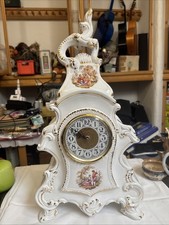 Porzellan Kaminuhr Von Comil mit Wandhalterungtisch 