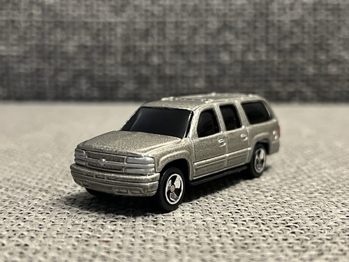 Maisto 2001 chevrolet - maisto, suburban
