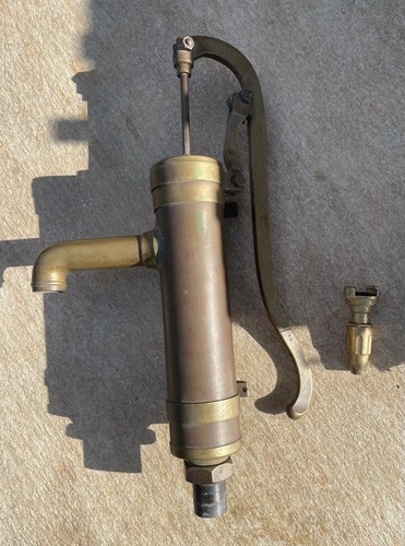 Antike messing handpumpe - antike, /