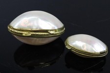 2x Deckeldose Pillendose Perlmutt mit Metallmontur 19.Jhd (BX2318)
