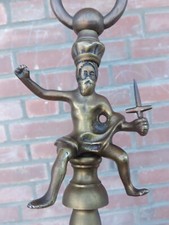 ALTE FIGUR  MANN MIT STILETT