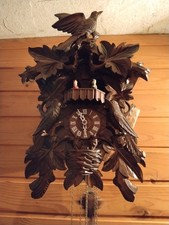 Kuckucksuhr mit detailreichen