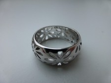 Ring in hochglänzendem