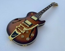 6-saitige Gitarre Erhobene