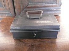 Antike Metall-Kassette