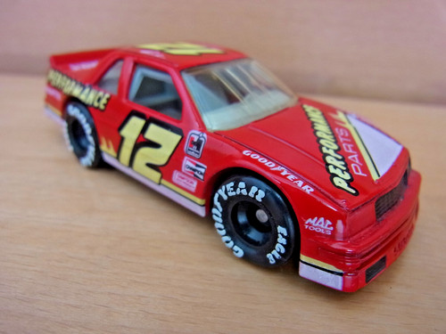 Matchbox chevrolet lumina - chevrolet,