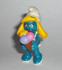 20190 Schlumpfine mit Eis