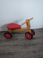 super niedliches Holz Laufrad