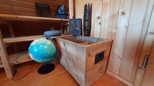 Alte holzkiste globus - alte,