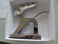 Deko-Nussknacker "Elch" Vollmetall, glänzend verchromt mit Aufdruck aus Schweden