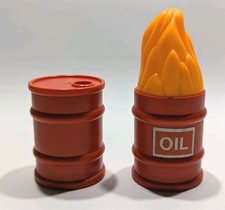 **Playmobil** Feuerwehr Feuerwehrmann Werkstatt Öl Ölfass Fass Oil Flamme Feuer 