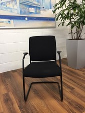 Röder Besucherstuhl schwarz Freischwinger bequem Besprechung