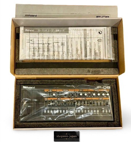 Roland synthesizer - jp-08,
