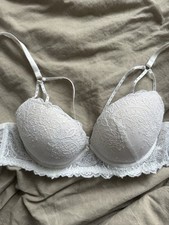 Weißer Push-Up BH mit Spitze und Strass-Trägern