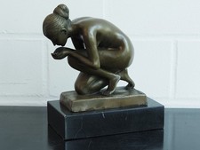 Bronze Figur Lady die Trinkende 22cm Skulptur Deko Frau Statue Kunstobjekt