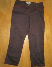 "Cecil" Damen Caprihose schwarz mit roten Nähten Größe 28, Länge 24 Style "JANET