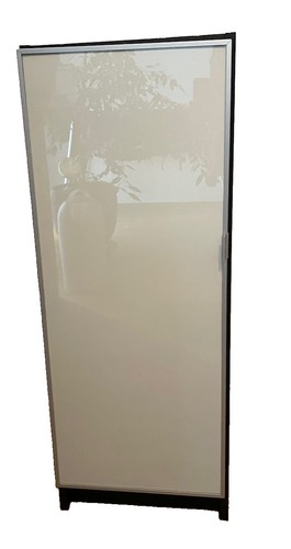 Regal mit tür - 3, fächer