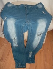 Markenlos Jeans zerrissene