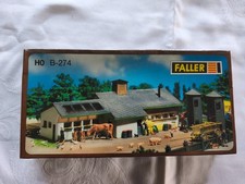Faller Modernes Gehöft mit 2