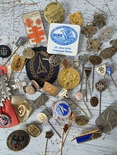 Konvolut alter Anstecknadeln, Medaillen & Abzeichen ua Militaria,DDR, USSR