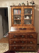 Sekretär mit Vitrinenaufsatz 