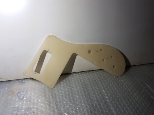 4001 bass pickguard - 70's,