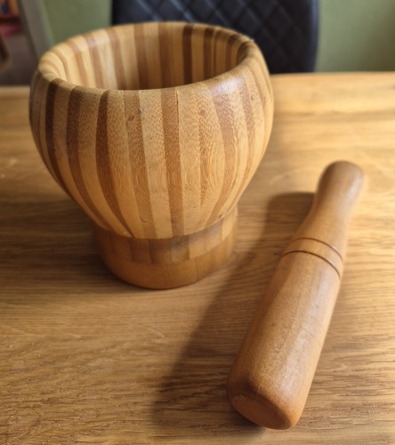 Mörser mit stößel holz - mörser,